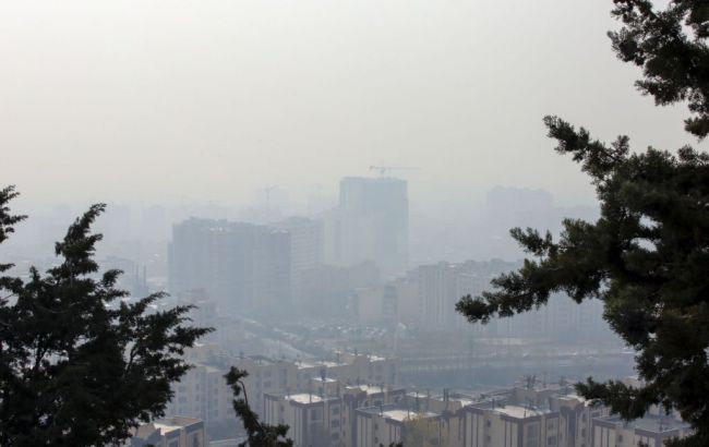 В Ірані через забруднення повітря закрили школи