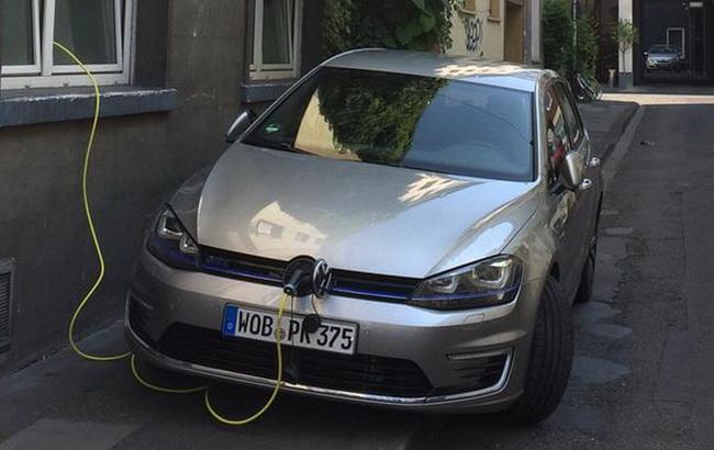 Покупателям электромобилей в Германии компенсируют 4 тысячи евро с мая