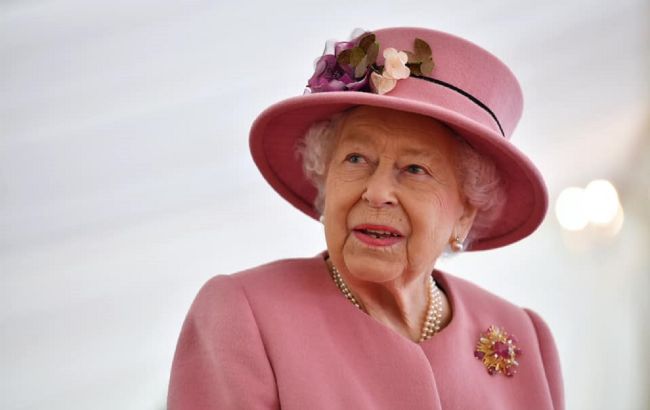 Елизавета II сильно расстроена из-за нападков принца Гарри на ее семью