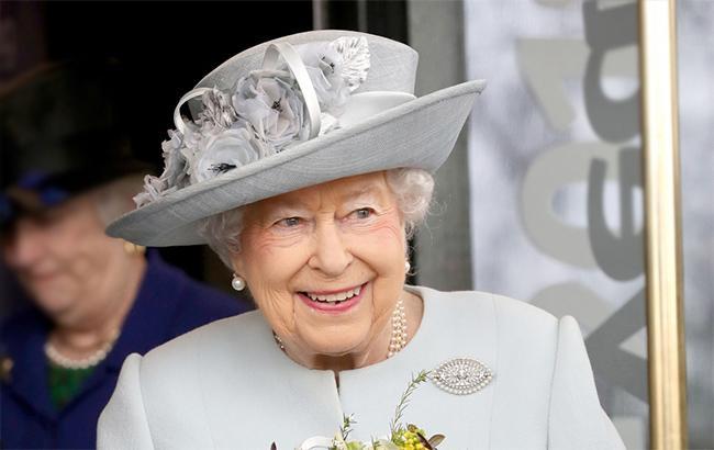 Королеву Великобритании временно  выселяют из Букингемского дворца