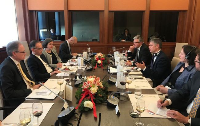 Пристайко та Маас констатували затримку у виконанні рішень нормандського саміту