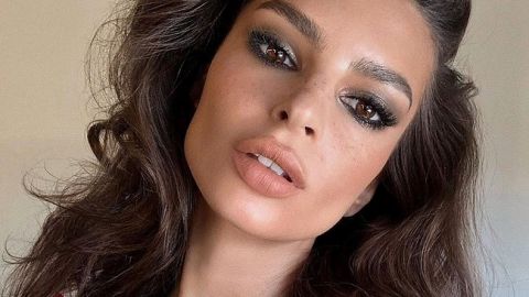 У мереживній білизні і з неголеними пахвами: Емілі Ратаковскі шокувала громадськість незвичайним образом