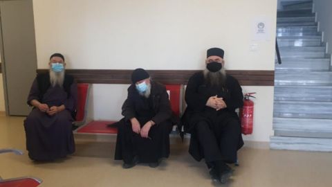 Монахов на Афоне начали вакцинировать от коронавируса