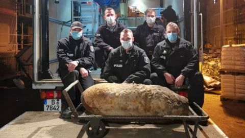 В Берлине обезвредили бомбу, которую нашли в жилом районе