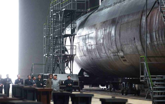 У Північній Кореї побудували нову ракетну субмарину