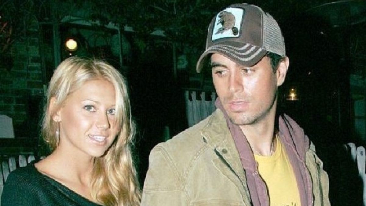 Емтихандарды сәтті тапсырған орыс студенттерінің жатақханада мас күйінде топтық секс сессиясы! Қаншы Атрезани мүшесі