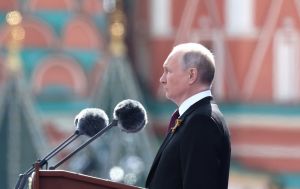 Не День перемоги? Навіщо Росія вигадала свято 9 травня