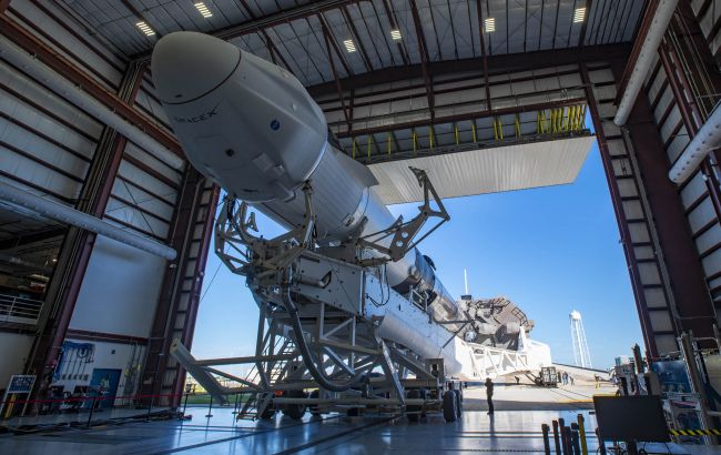 SpaceX запустила на МКС вантажний корабель Dragon 2