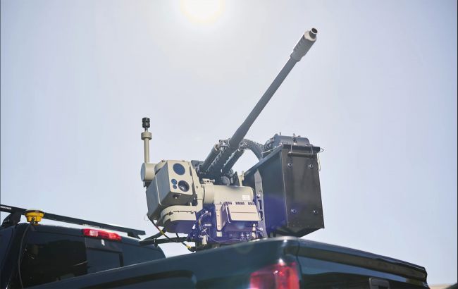 Может сбивать вертолеты и "Шахеды": Украина получит антидроновые системы Slinger