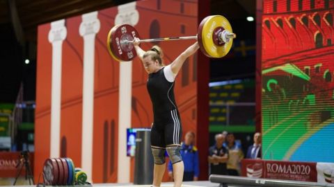Украинка Ирина Деха стала абсолютной чемпионкой Европы по тяжелой атлетике в Москве