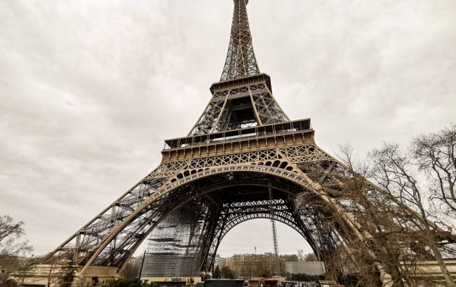 Протести в Парижі: Ейфелеву вежу закрили для відвідувань