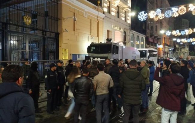 У Стамбулі почалися протести під російським посольством після ситуації в Ідлібі