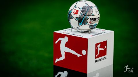 Клубы чемпионата Германии единогласно решили не играть до конца апреля