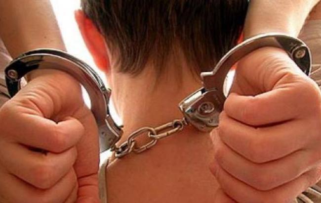Милиционер вызвал полицию, чтобы снять наручники со своей жены