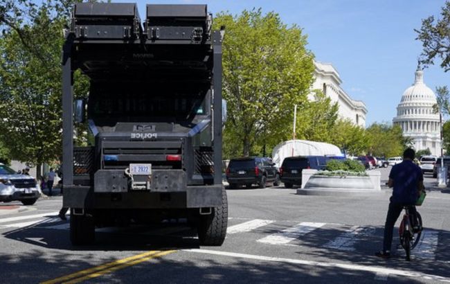 У Вашингтоні поліції здався чоловік, який погрожував підірвати бомбу у вантажівці біля Капітолію