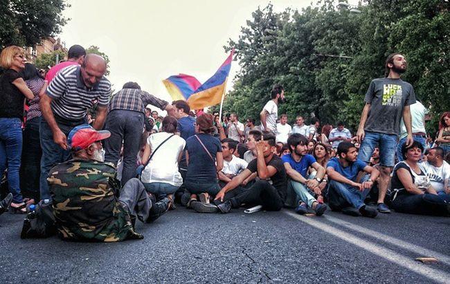 Тарифный майдан в Ереване (фото)