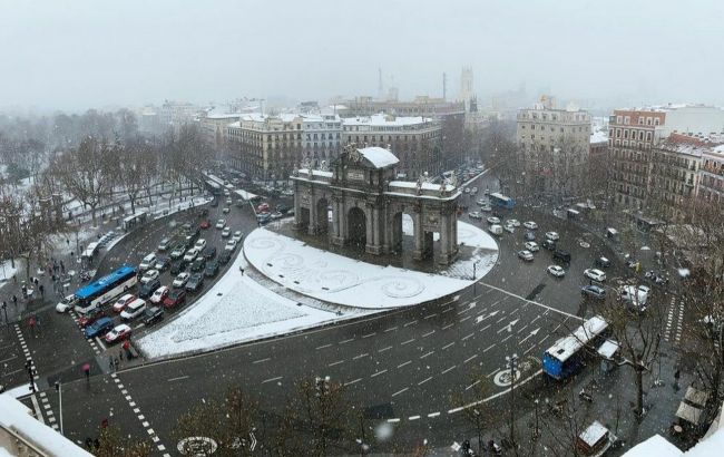 Мадрид накрыли крупнейшие за последние годы снегопады