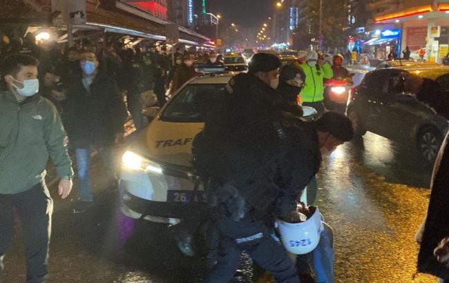 У Туреччині проходять протести через рекордний обвал ліри