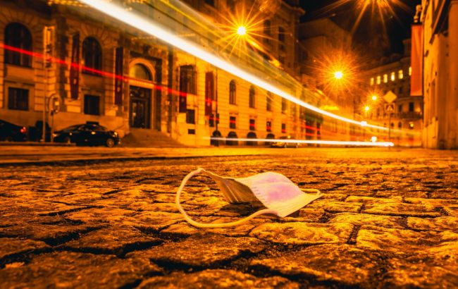 В Чехии открылись сотни баров и ресторанов в знак протеста против локдауна