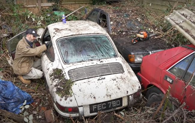 Ржавеют в саду и ждут реставрации: обнаружена свалка ретроавтомобилей