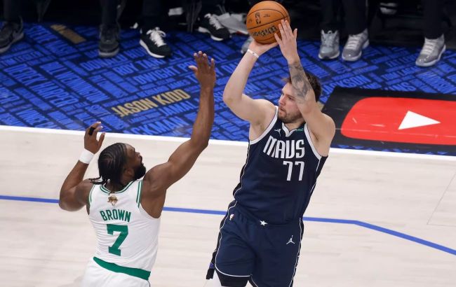 "Даллас" разбил "Бостон" Михайлюка и размочил счет в финале НБА: видео