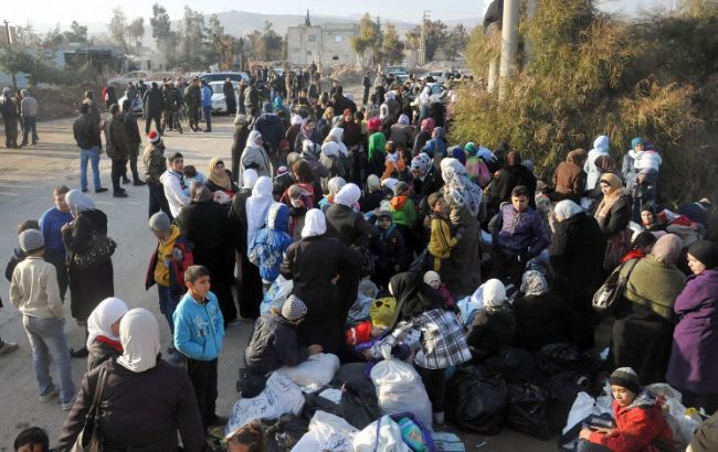 Война в Сирии: из Хомса вывозят повстанцев и гражданских