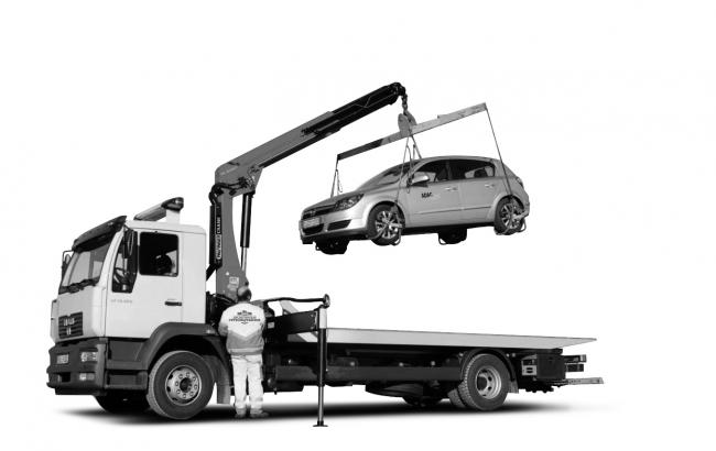 В Киев возвращаются эвакуаторы