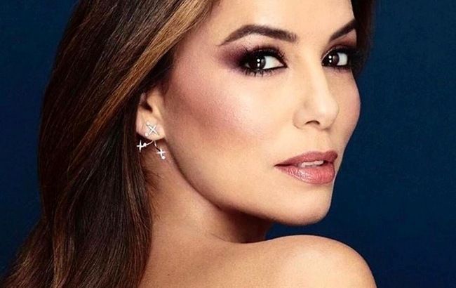 Ослепительна! 44-летняя Ева Лонгория покорила сеть стройной фигурой в облегающем платье