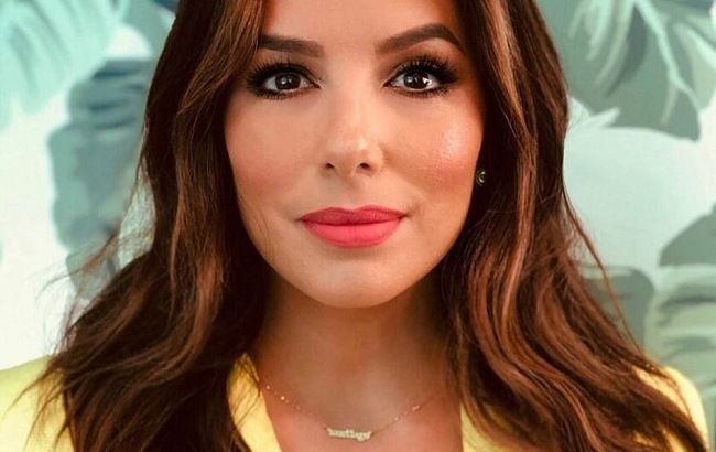 Готуємо фігуру до літа: 45-річна Єва Лонгорія показала вправи для пружних сідниць (відео)