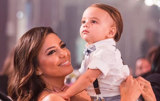 День матери я провела в больнице с сыном: Ева Лонгория ошеломила сеть трогательным признанием