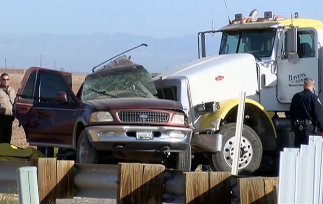 В Калифорнии в ДТП с грузовиком погибли более 10 человек