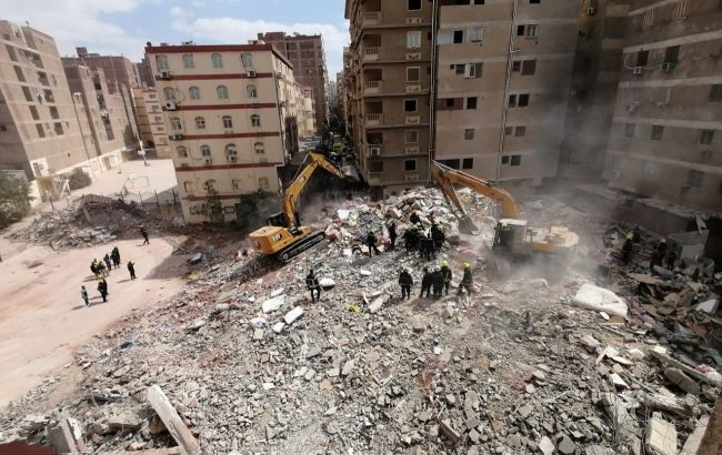 В Каире обрушился 10-этажный жилой дом, погибли восемь человек