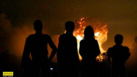 "Як на Титаніку": у Криму запустили салют на тлі масштабної пожежі (фото)