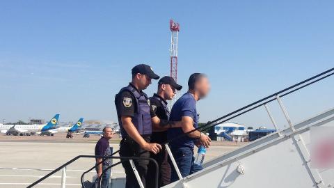 Нацполиция задержала и экстрадировала доверенное лицо "вора в законе"