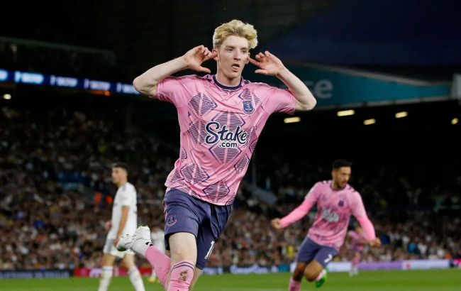 "Евертон" Миколенка не втримав перемогу над "Лідсом", "Челсі" зазнав другої поразки: відео