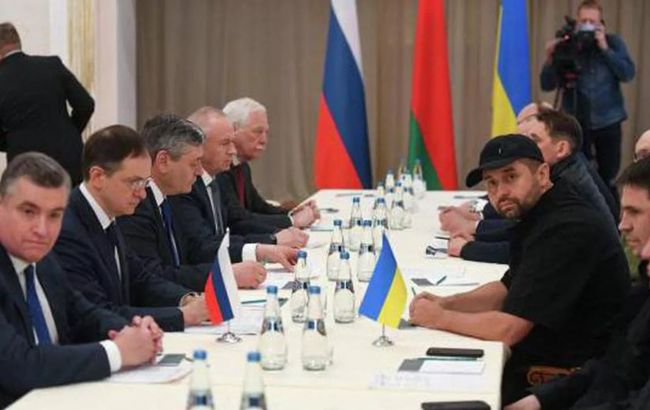 Не в Біловезькій пущі. Арахамія підтвердив новий раунд перемовин із РФ