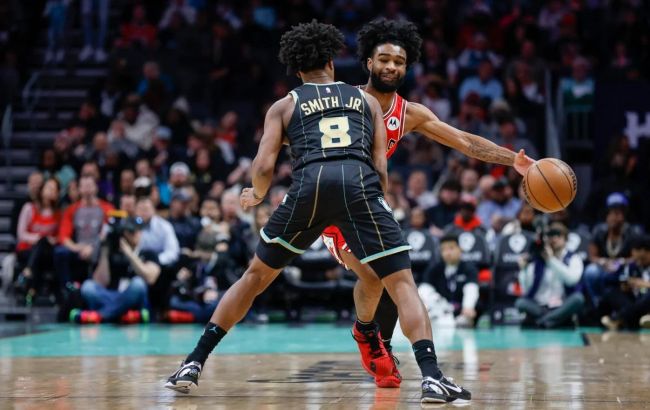 Яскравий постер-данк оборонця не врятував "Шарлотт" в Іллінойсі: момент дня в НБА