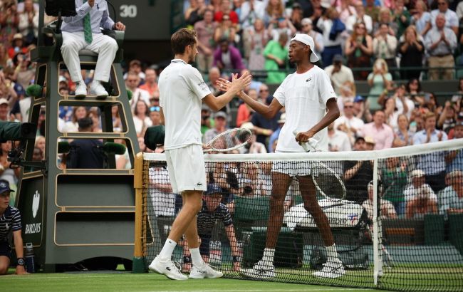 Алькарас пробився у півфінал Вімблдона, росіянин із топ-3 виграв тригодинний трилер