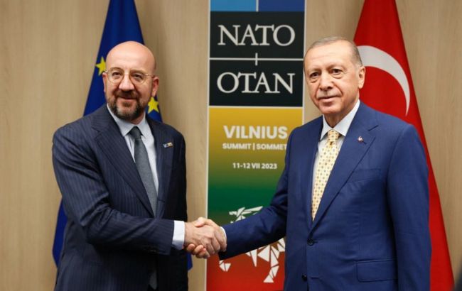 Эрдоган и Мишель договорились "оживить" отношения между Турцией и ЕС