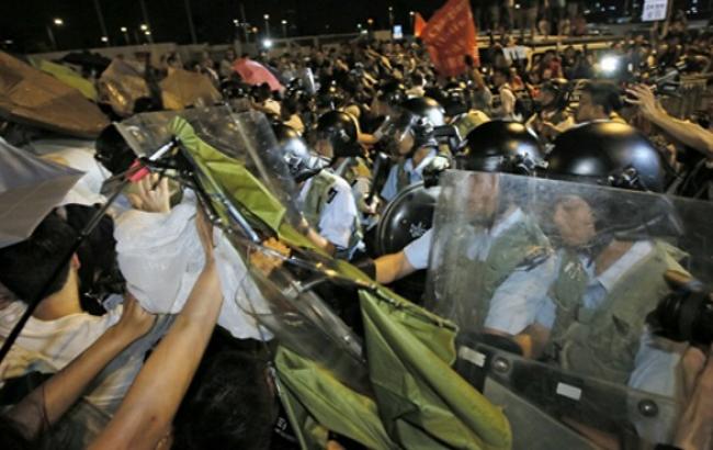 В Гонконге в результате новых столкновений с полицией задержаны 37 человек
