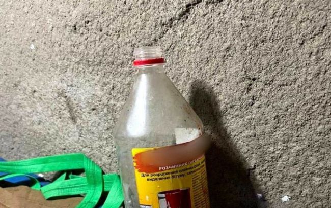 Мать отвлеклась на минутку. Под Киевом годовалый малыш выпил растворитель от краски