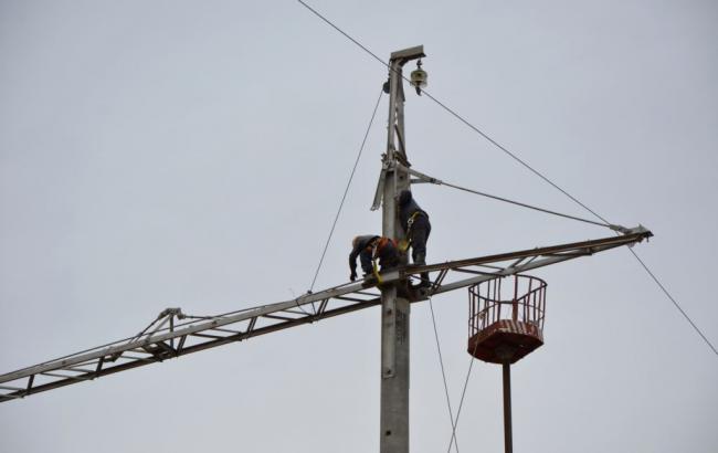 Участники блокады заявили об отключении одной линии электропередач в Крым