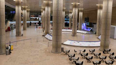 Израиль откроет аэропорт Бен-Гурион и будет пускать до 2 тысяч пассажиров в сутки