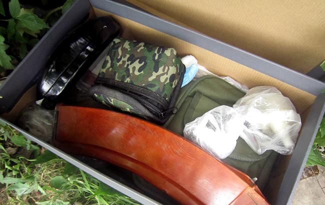 В Харькове мужчина обнаружил коробку с боеприпасами