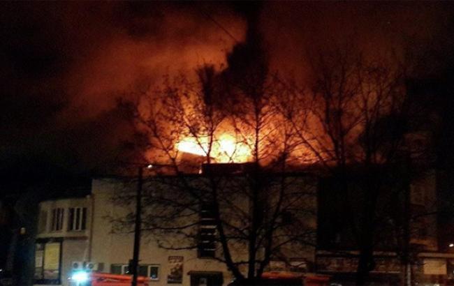 В Киеве произошел пожар в кинотеатре "Жовтень"