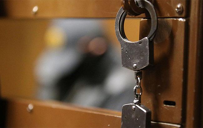 Суд Одессы отправил под домашний арест мужчину, который облил кислотой ребенка