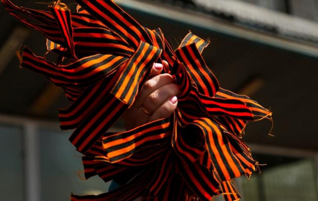 В Украину не пустили россиян с георгиевскими ленточками и символикой "ЛНР"