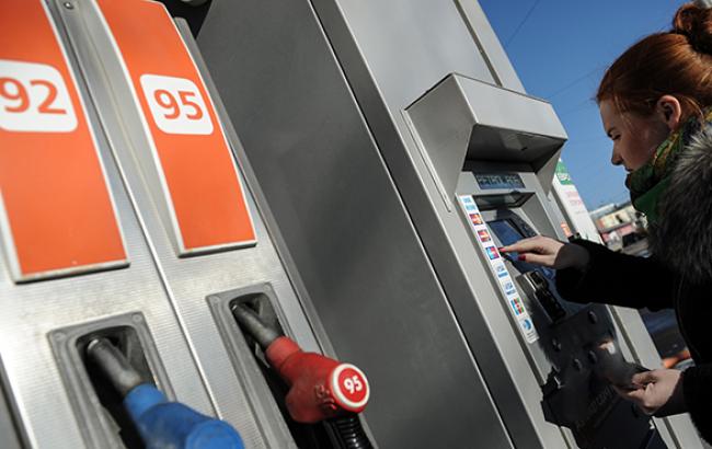 Цены на АЗС в Киеве 11 декабря почти не изменились