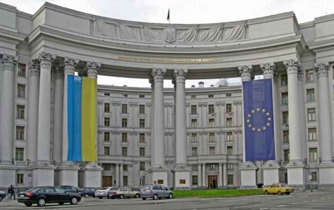 В МЗС заявили про складність введення візового режиму з РФ