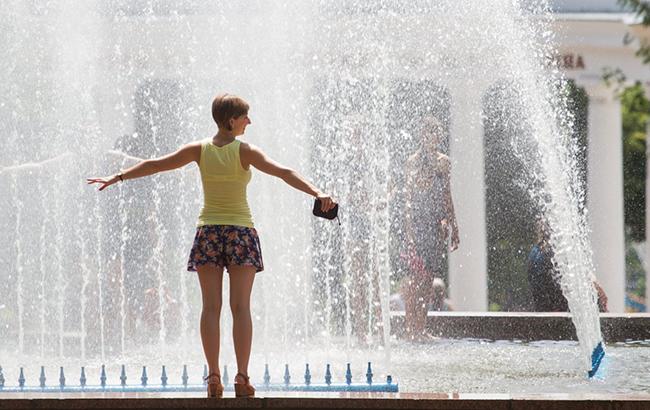 Облачно и жарко: синоптики уточнили прогноз погоды на четверг